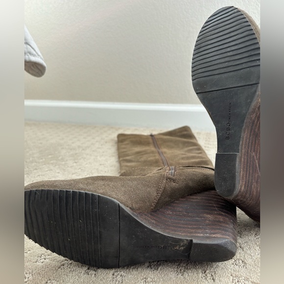 BCBGeneration wedge boots Size 9 1/2 - Picture 4 of 5